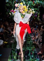 モスキーノ 2018年春夏コレクション  - 春が来た、花が咲いた｜写真52