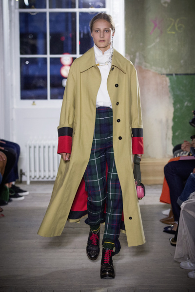 バーバリー(BURBERRY) 2018年秋ウィメンズ&メンズコレクション  - 写真56