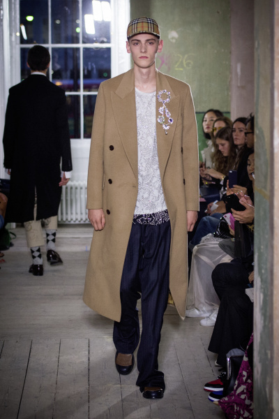 バーバリー(BURBERRY) 2018年秋ウィメンズ&メンズコレクション  - 写真70