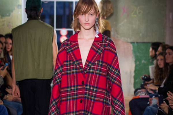 バーバリー 2018年秋 ウィメンズ&メンズ コレクション