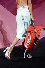 フェンティ プーマ バイ リアーナ 2018年春夏コレクション - サーフ×モータースポーツ｜写真88