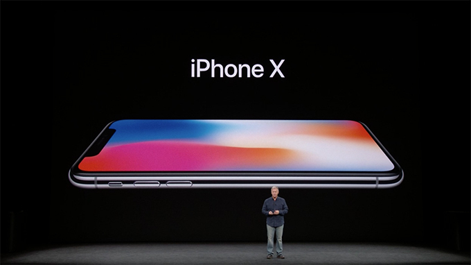 アップルが「iPhone X(アイフォーン·テン)」ベゼルレスディスプレイの最上位モデル｜写真1