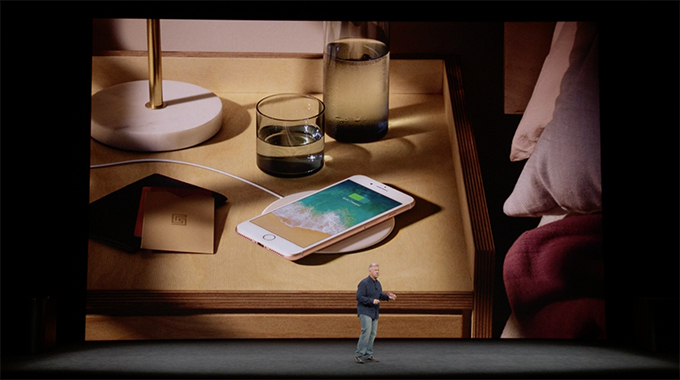アップルが「iPhone 8 / 8 Plus」を発表 - ワイヤレス充電機能を新搭載｜写真3