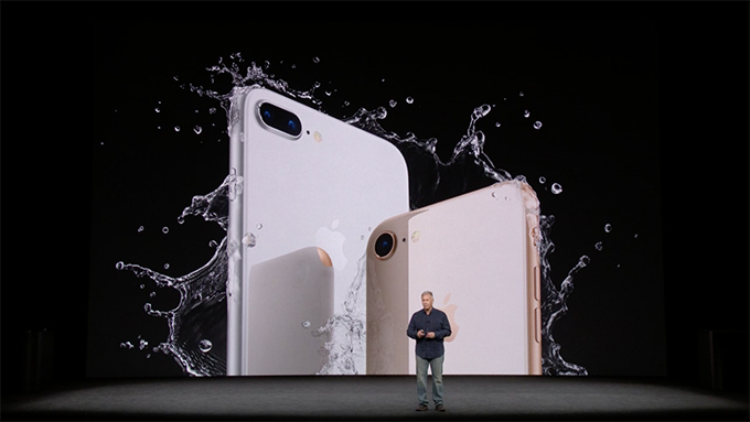 アップルが「iPhone 8 / 8 Plus」を発表 - ワイヤレス充電機能を新搭載｜写真1