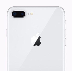 アップルが「iPhone 8 / 8 Plus」を発表 - ワイヤレス充電機能を新搭載 