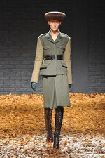 McQ 2012-13年秋冬コレクション - マックイーンのスピリットを継承したスペクタクルショー｜写真3