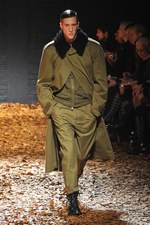 McQ 2012-13年秋冬コレクション - マックイーンのスピリットを継承したスペクタクルショー｜写真8