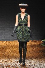 McQ 2012-13年秋冬コレクション - マックイーンのスピリットを継承したスペクタクルショー｜写真11