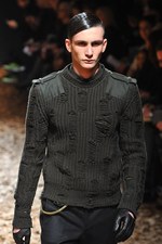 McQ 2012-13年秋冬コレクション - マックイーンのスピリットを継承したスペクタクルショー｜写真18