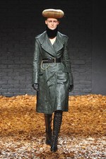 McQ 2012-13年秋冬コレクション - マックイーンのスピリットを継承したスペクタクルショー｜写真19