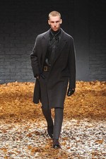 McQ 2012-13年秋冬コレクション - マックイーンのスピリットを継承したスペクタクルショー｜写真22