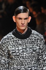McQ 2012-13年秋冬コレクション - マックイーンのスピリットを継承したスペクタクルショー｜写真25