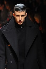 McQ 2012-13年秋冬コレクション - マックイーンのスピリットを継承したスペクタクルショー｜写真33