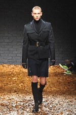 McQ 2012-13年秋冬コレクション - マックイーンのスピリットを継承したスペクタクルショー｜写真34