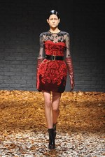 McQ 2012-13年秋冬コレクション - マックイーンのスピリットを継承したスペクタクルショー｜写真45