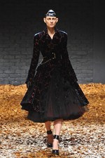 McQ 2012-13年秋冬コレクション - マックイーンのスピリットを継承したスペクタクルショー｜写真55