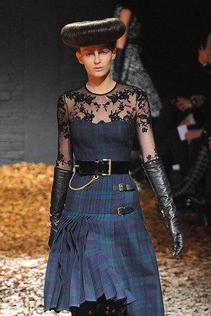 McQ 2012-13年秋冬コレクション - マックイーンのスピリットを継承したスペクタクルショー｜写真31