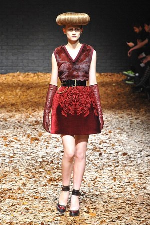 McQ 2012-13年秋冬コレクション - マックイーンのスピリットを継承したスペクタクルショー｜写真44