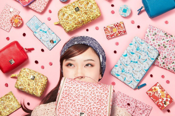 ケイタ マルヤマ「ザ・フラワースタンド＿ケイタマルヤマ」