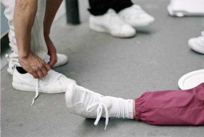 アディダス(adidas) マジェンタ｜写真13