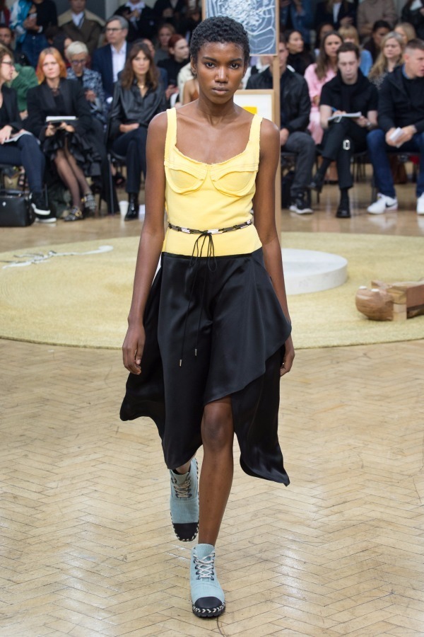 JW アンダーソン(JW Anderson) 2018年春夏ウィメンズコレクション  - 写真5