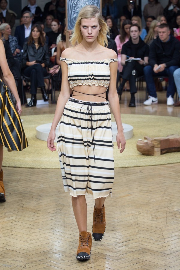 JW アンダーソン 2018年春夏｜ チューブトップ