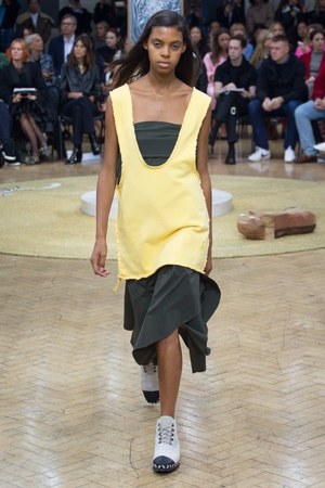 JW アンダーソン(JW Anderson) 2018年春夏ウィメンズコレクション  - 写真13