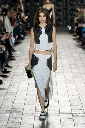 ヴェルサス ヴェルサーチェ(Versus Versace) 2018年春夏ウィメンズ&メンズコレクション  - 写真40