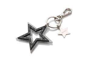 ジミー チュウ 銀座店がリニューアル メンズ専用スペース誕生 限定アイテム販売 ファッションプレス ジミー チュウ 銀座店がリニューアル メンズ専用スペース誕生 限定アイテム販売 ファッションプレス