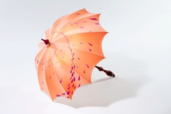 「フランス人間国宝展」を東京国立博物館で - 玉虫色に輝くモダンな陶器やアーティスティックな傘｜写真9