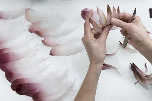 博物館｜「フランス人間国宝展」を東京国立博物館で - 玉虫色に輝くモダンな陶器やアーティスティックな傘