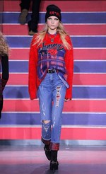 トミー ヒルフィガー 2017年秋コレクション、ジジとのコラボ第3弾 - 英国が舞台のロックサーカス｜写真20