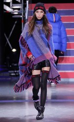 トミー ヒルフィガー 2017年秋コレクション、ジジとのコラボ第3弾 - 英国が舞台のロックサーカス｜写真23