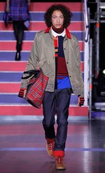 トミー ヒルフィガー 2017年秋コレクション、ジジとのコラボ第3弾 - 英国が舞台のロックサーカス｜写真26