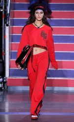 トミー ヒルフィガー 2017年秋コレクション、ジジとのコラボ第3弾 - 英国が舞台のロックサーカス｜写真29