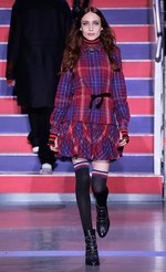 トミー ヒルフィガー 2017年秋コレクション、ジジとのコラボ第3弾 - 英国が舞台のロックサーカス｜写真44