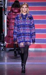 トミー ヒルフィガー 2017年秋コレクション、ジジとのコラボ第3弾 - 英国が舞台のロックサーカス｜写真46