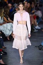 ヌメロ ヴェントゥーノ 2018年春夏コレクション - 矢の矛先は女性性の追及へ｜写真2