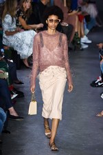 ヌメロ ヴェントゥーノ 2018年春夏コレクション - 矢の矛先は女性性の追及へ｜写真14