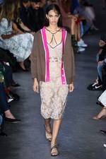 ヌメロ ヴェントゥーノ 2018年春夏コレクション - 矢の矛先は女性性の追及へ｜写真23