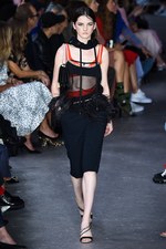 ヌメロ ヴェントゥーノ 2018年春夏コレクション - 矢の矛先は女性性の追及へ｜写真45