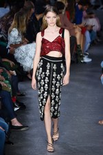 ヌメロ ヴェントゥーノ 2018年春夏コレクション - 矢の矛先は女性性の追及へ｜写真61