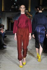 ロクサンダ イリンチック 2012-13年秋冬コレクション - エレガンスに包まれたスポーティースタイル｜写真3