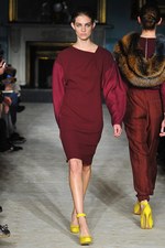 ロクサンダ イリンチック 2012-13年秋冬コレクション - エレガンスに包まれたスポーティースタイル｜写真5