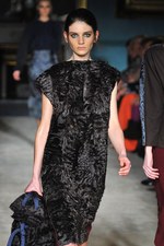 ロクサンダ イリンチック 2012-13年秋冬コレクション - エレガンスに包まれたスポーティースタイル｜写真9