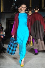 ロクサンダ イリンチック 2012-13年秋冬コレクション - エレガンスに包まれたスポーティースタイル｜写真20