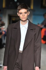 ロクサンダ イリンチック 2012-13年秋冬コレクション - エレガンスに包まれたスポーティースタイル｜写真33