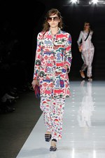 エンポリオ アルマーニ 2018年春夏コレクション - 幻想的な海の世界を自由に泳ぎ回る｜写真2