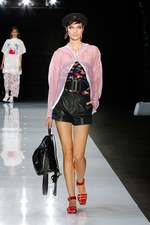 エンポリオ アルマーニ 2018年春夏コレクション - 幻想的な海の世界を自由に泳ぎ回る｜写真7