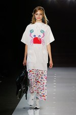 エンポリオ アルマーニ 2018年春夏コレクション - 幻想的な海の世界を自由に泳ぎ回る｜写真8